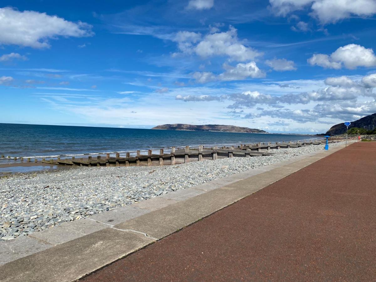Lovely New 2 Bedroom Condo With Stunning Seaviews Penmaen-mawr Εξωτερικό φωτογραφία