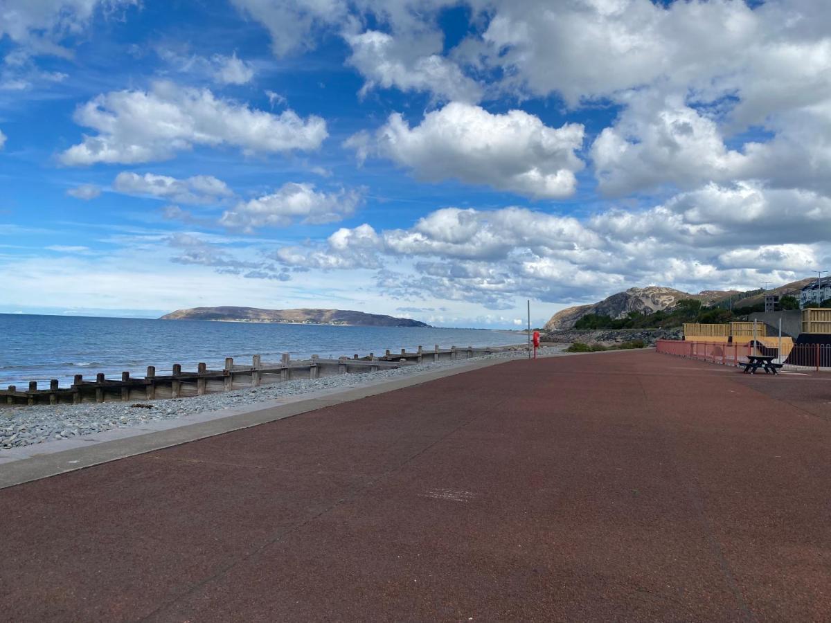 Lovely New 2 Bedroom Condo With Stunning Seaviews Penmaen-mawr Εξωτερικό φωτογραφία